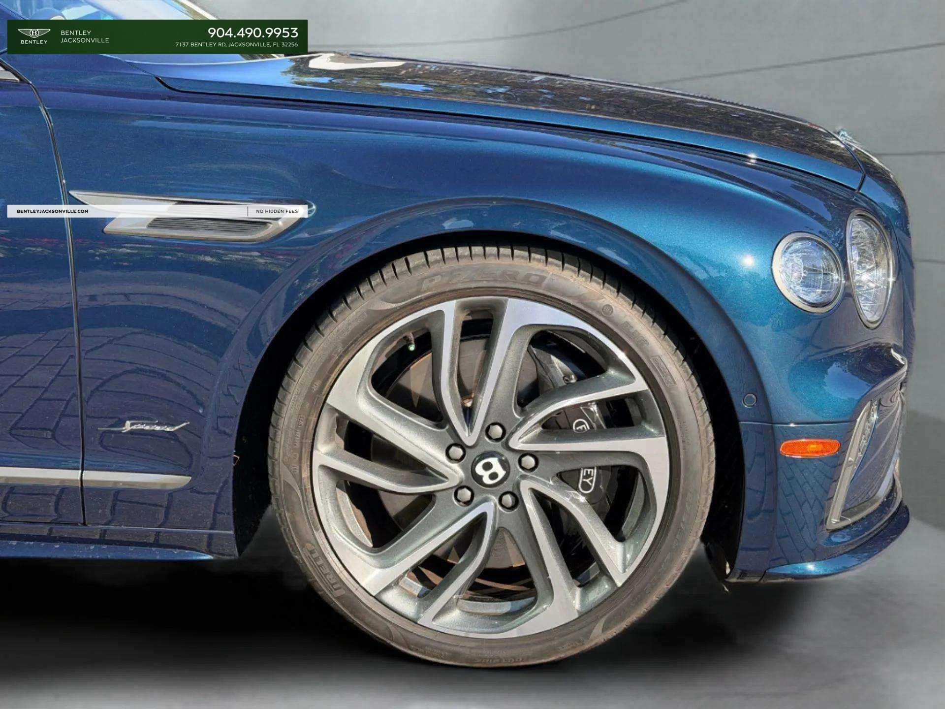 Used 2025 Bentley Flying Spur Plug-In Hybrid image 9