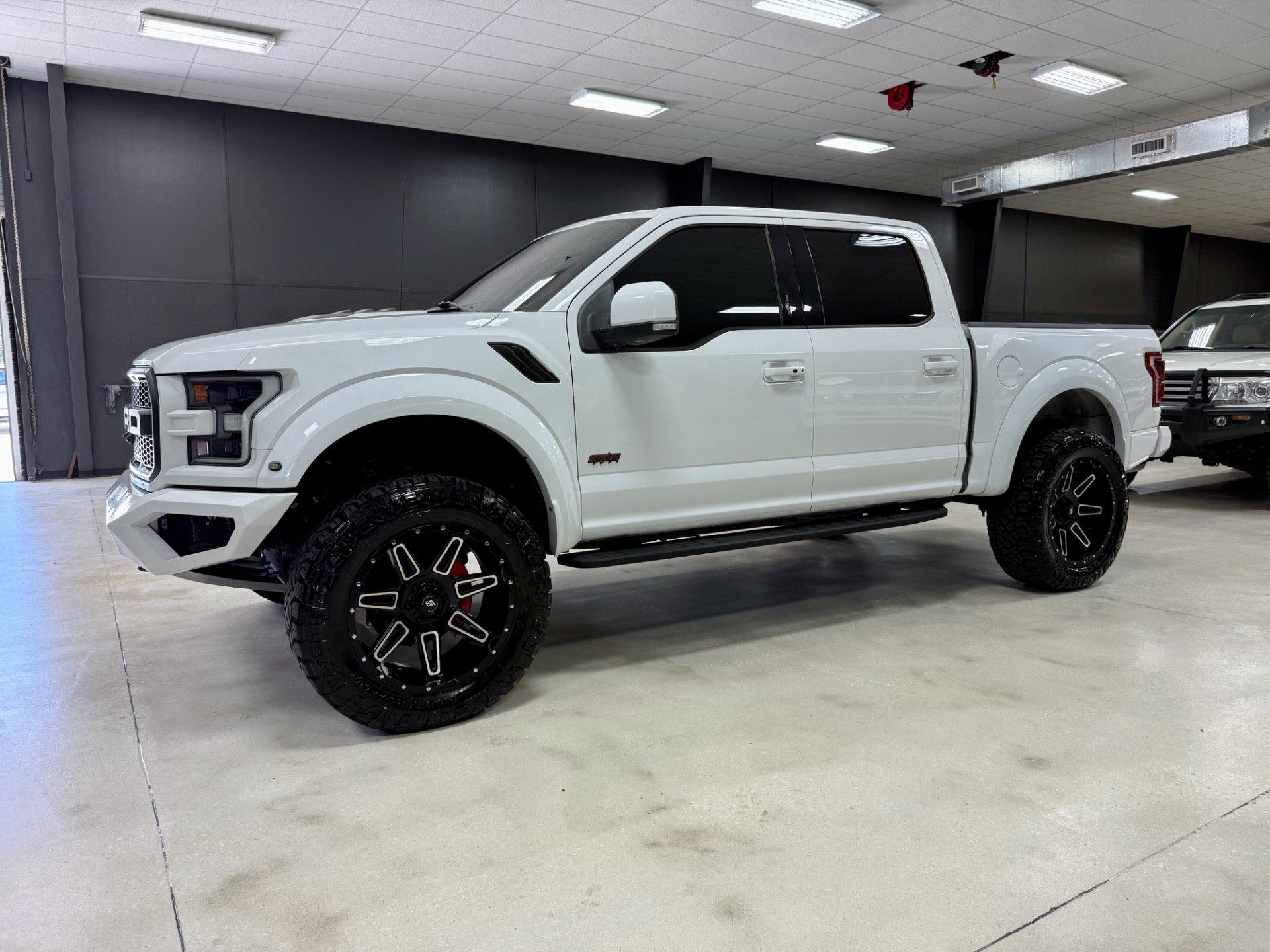 Used 2018 Ford F150 Raptor w/ Equipment Group 802A Luxury image 4