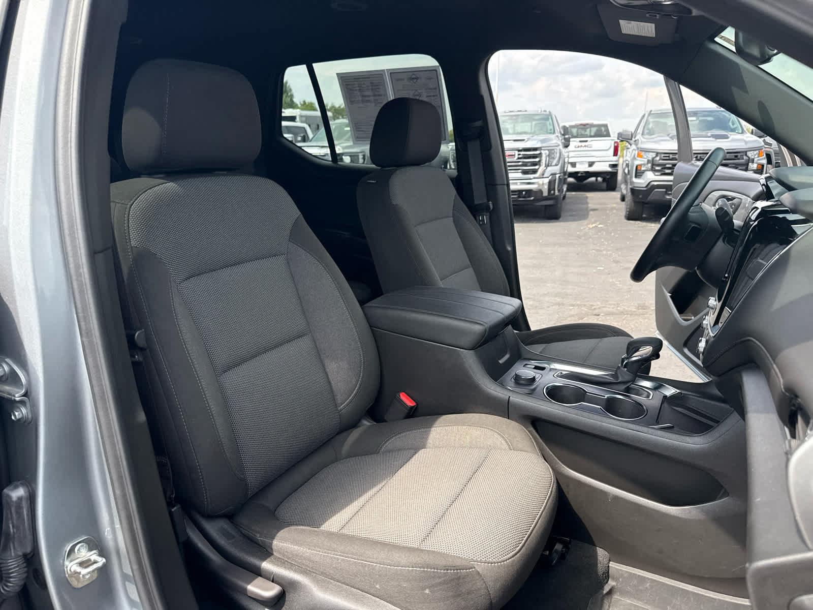Certified 2023 Chevrolet Traverse LT FWD image 27