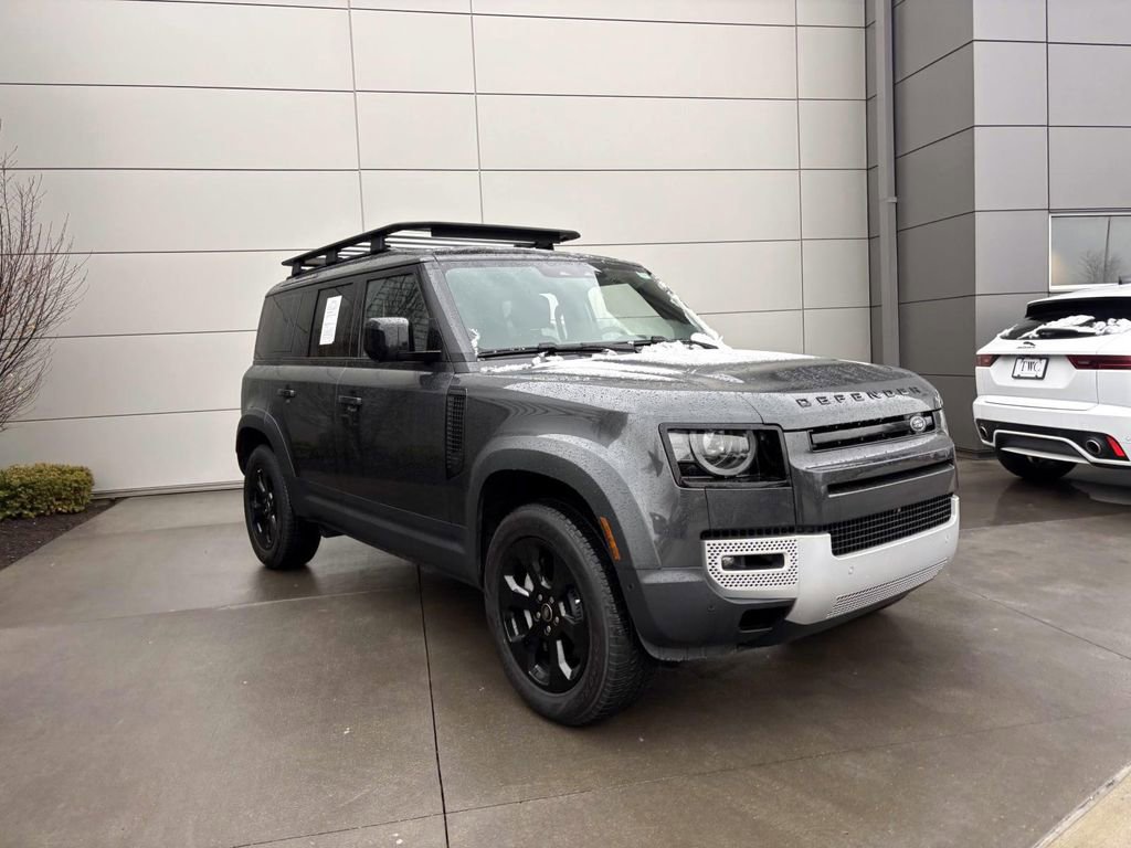 Used 2025 Land Rover Defender 110 S image 33