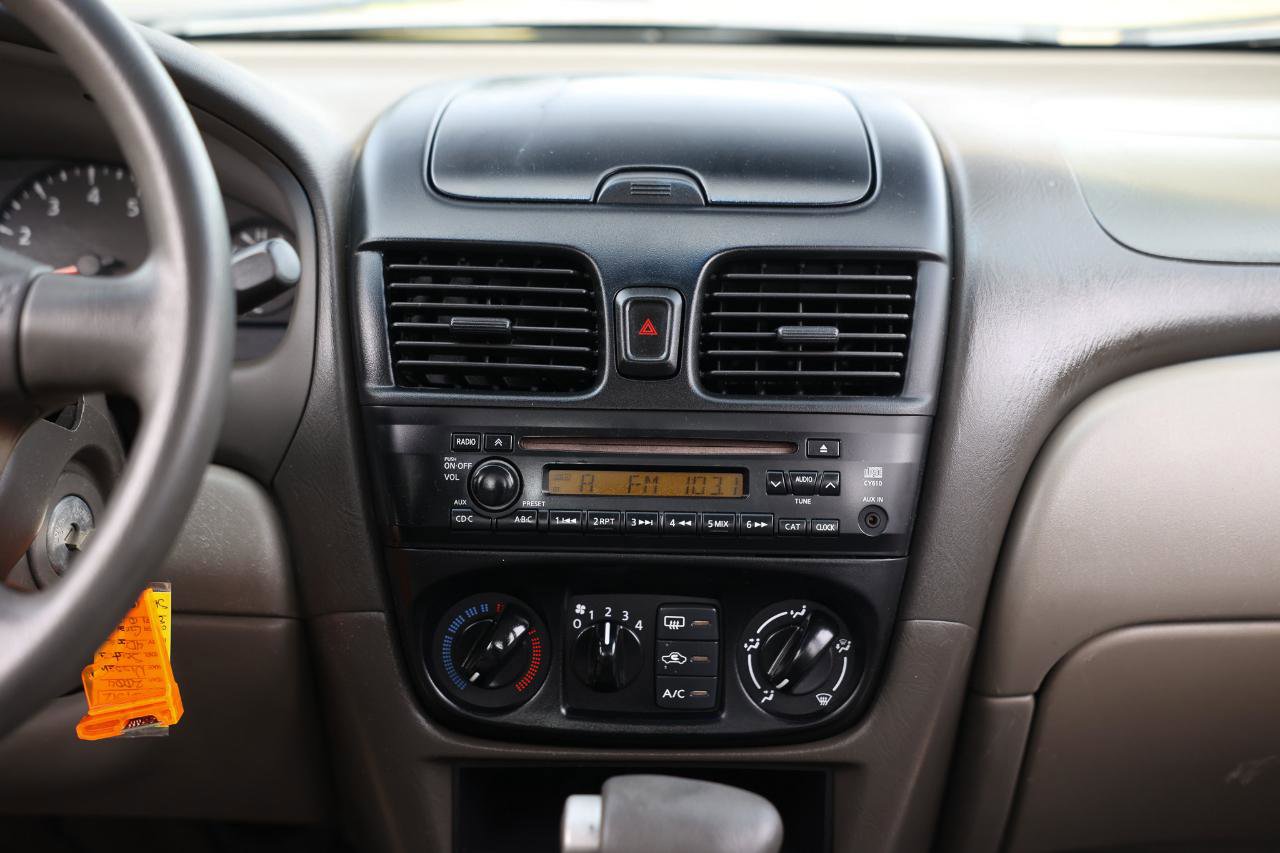 Used 2004 Nissan Sentra S FWD image 28