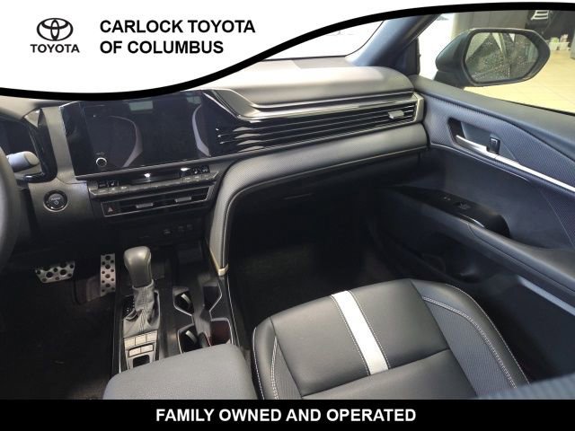 Used 2025 Toyota Camry SE w/ Convenience Package image 18