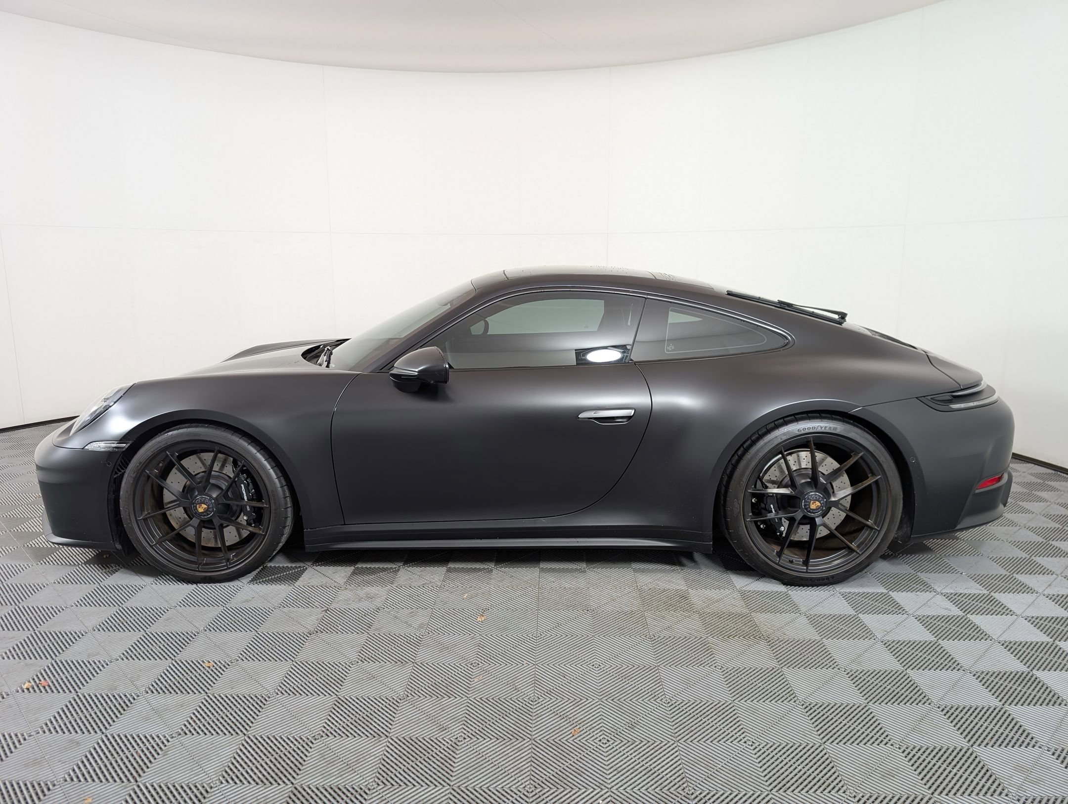 Certified 2025 Porsche 911 Carrera 4 GTS image 2