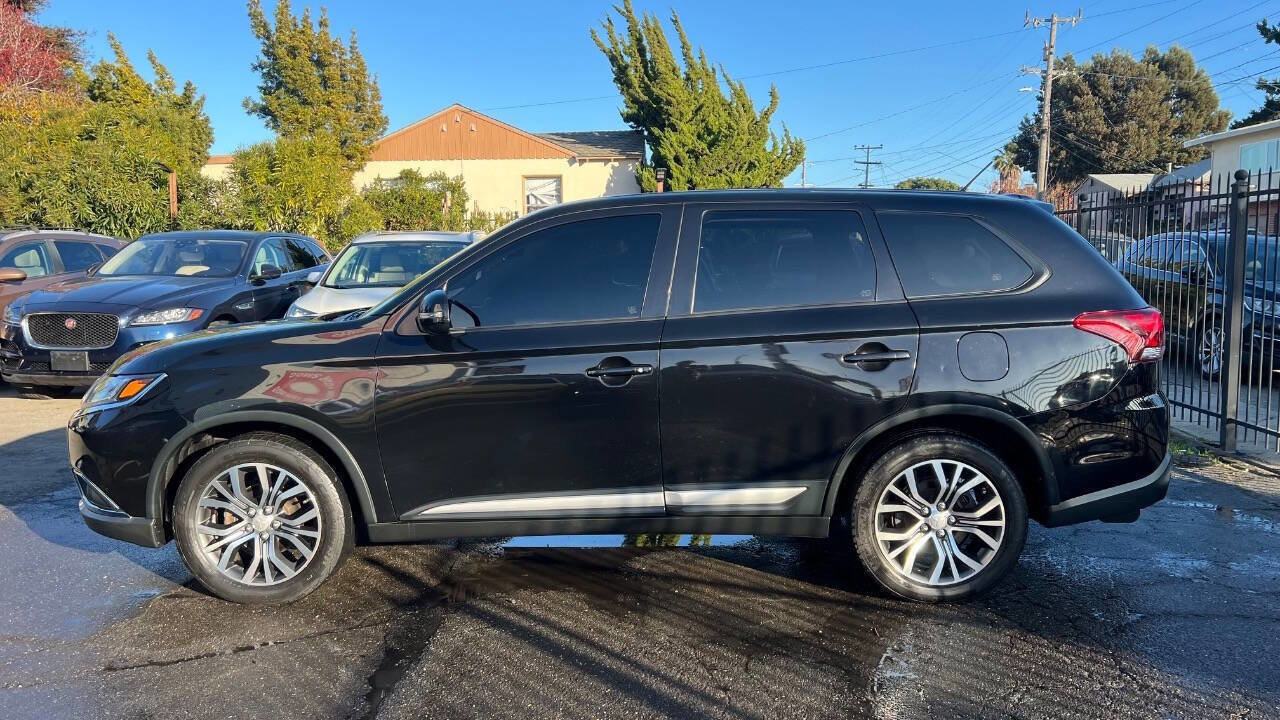 Used 2016 Mitsubishi Outlander SE image 8