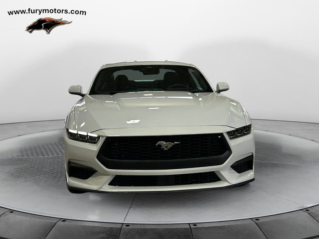 Used 2025 Ford Mustang Coupe image 8