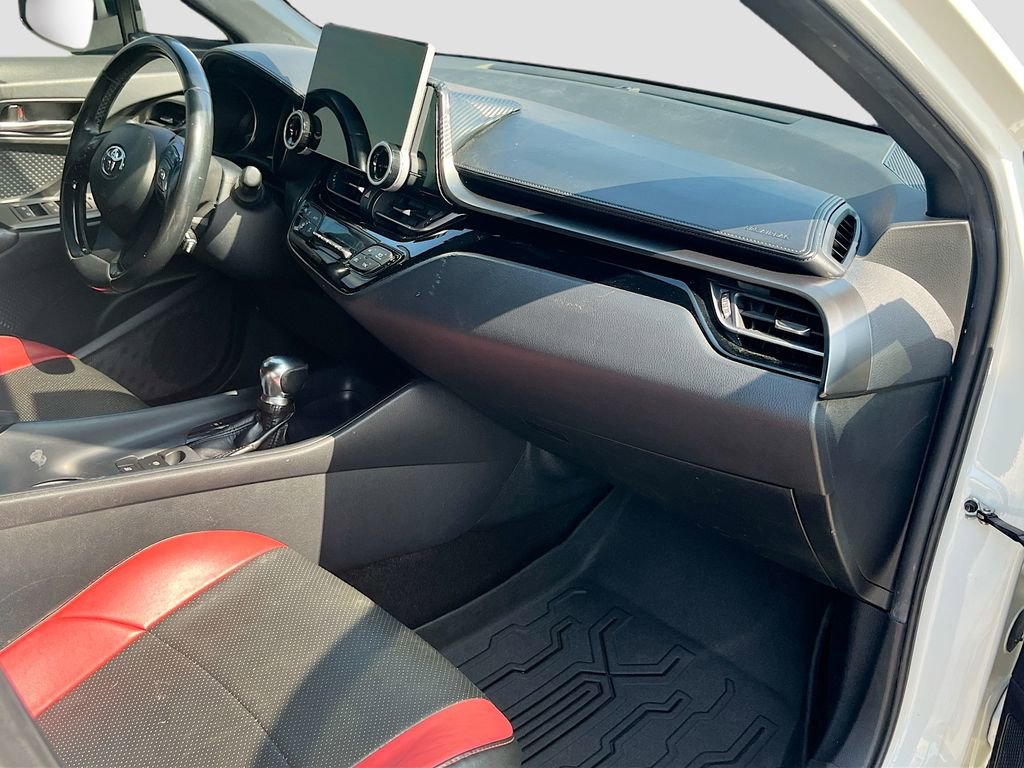 Used 2018 Toyota C-HR XLE FWD image 29