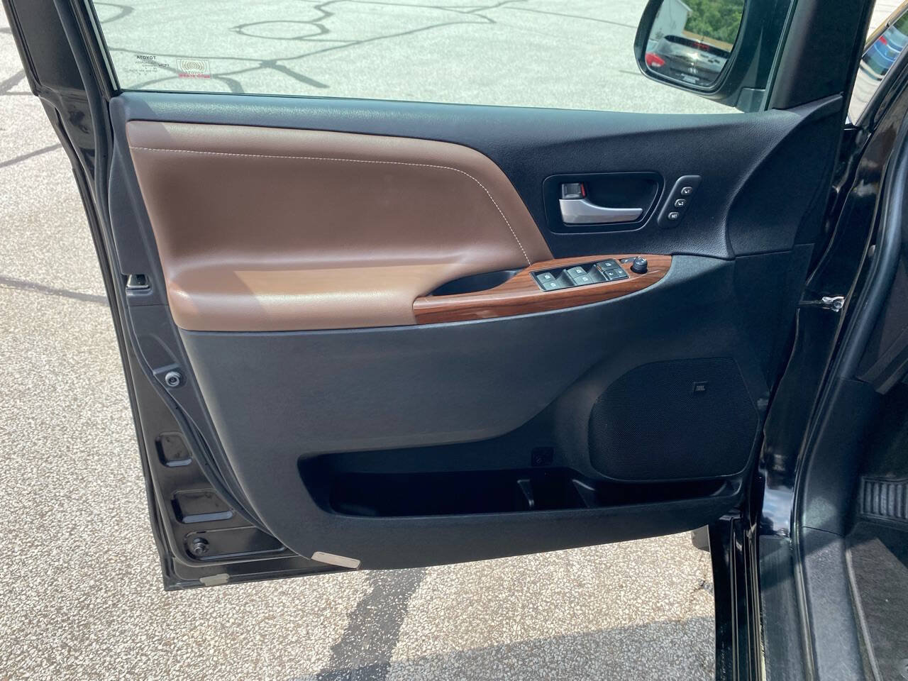 Used 2015 Toyota Sienna Limited Premium AWD/4WD image 20