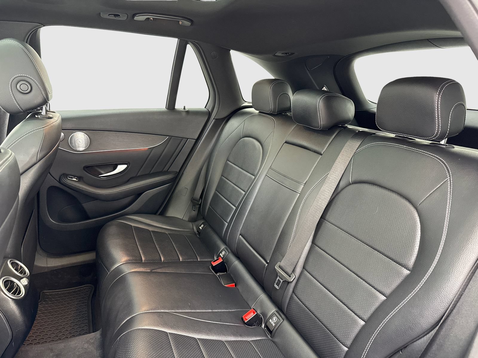 Used 2020 Mercedes-Benz GLC 300 4MATIC image 37