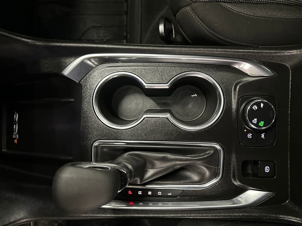 Used 2023 Chevrolet Traverse LT w/ Midnight/Sport Edition image 28