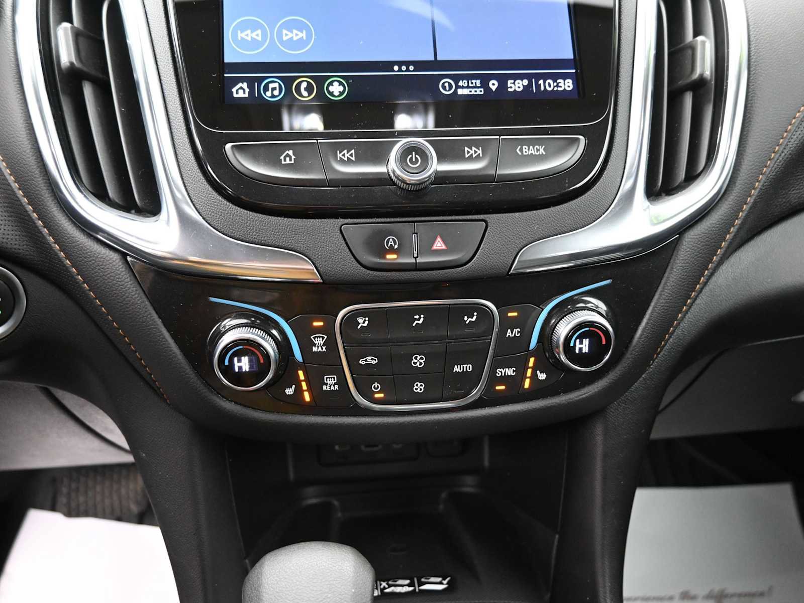 Used 2023 Chevrolet Equinox Premier image 10