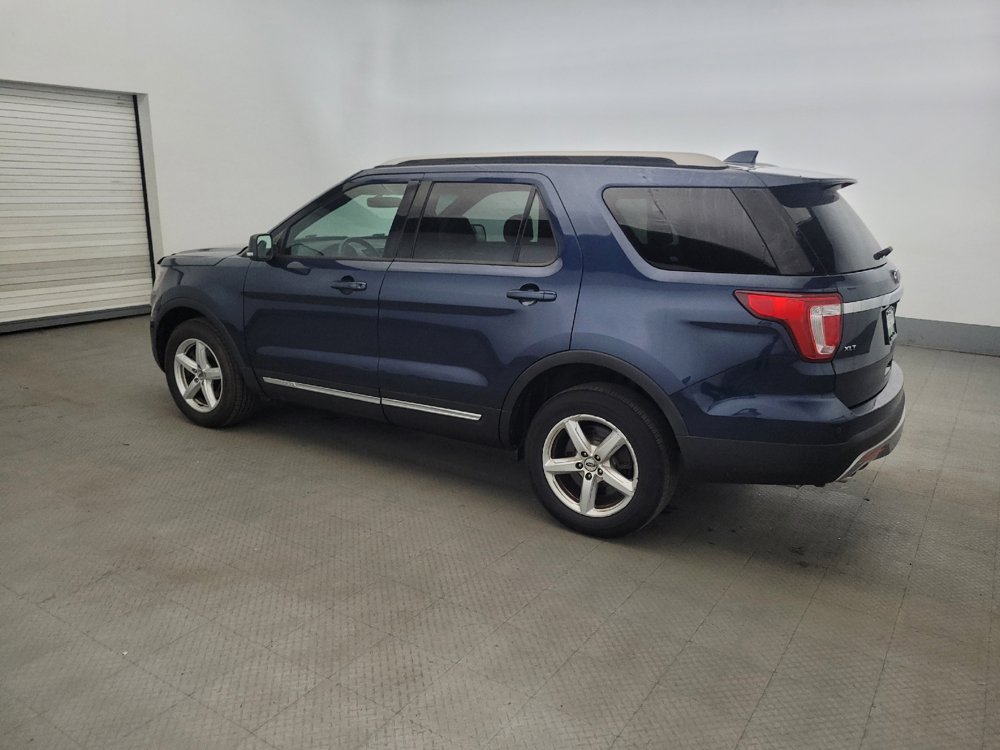 Used 2016 Ford Explorer XLT w/ Equipment Group 202A AWD/4WD image 3