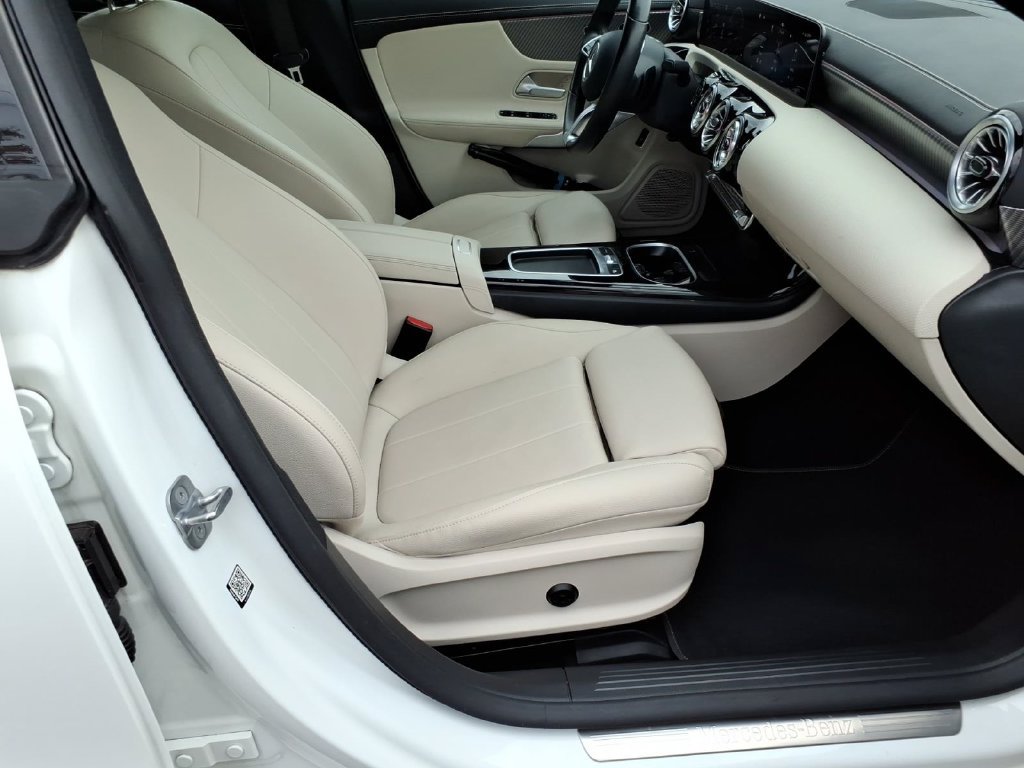 Used 2024 Mercedes-Benz CLA 250 4MATIC image 8