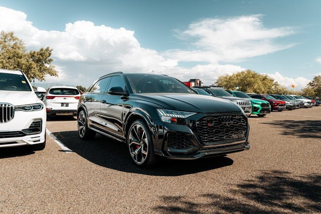 Used 2022 Audi RS Q8 AWD/4WD image 3