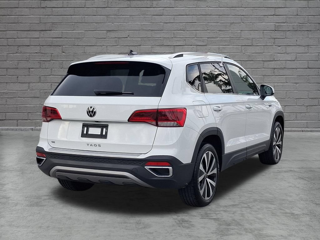 Certified 2023 Volkswagen Taos SE FWD image 11