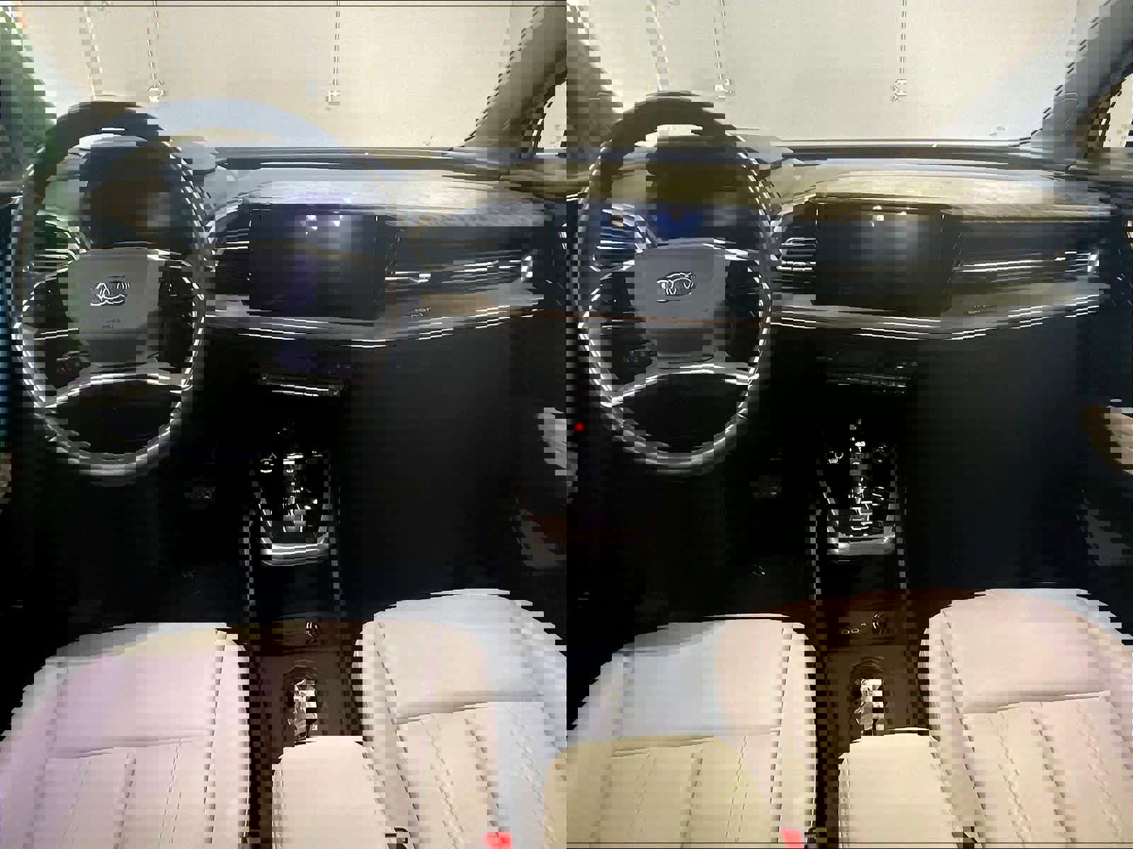 Used 2024 Audi Q4 e-tron Premium w/ Convenience Package image 16