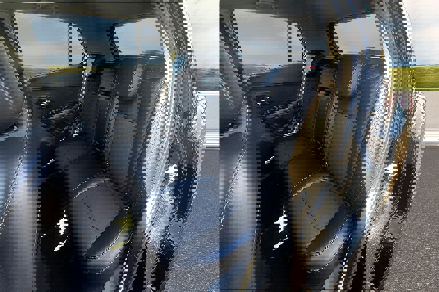 Used 2022 Chevrolet Trax LT w/ LT Convenience Package image 14