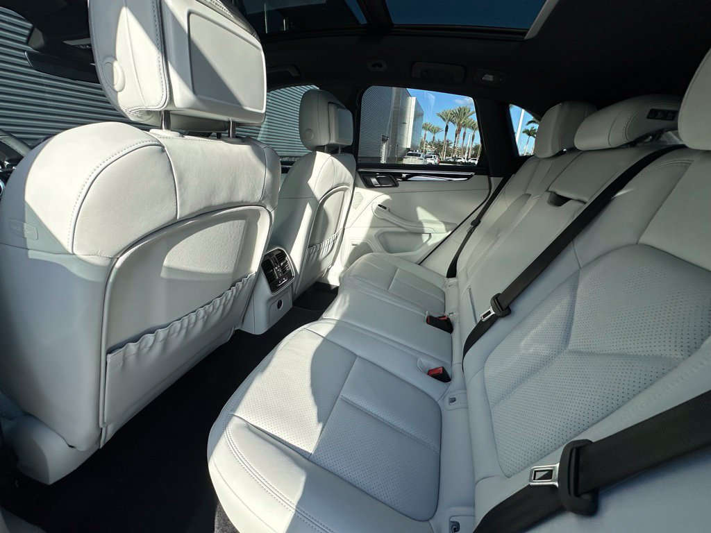 Certified 2026 Porsche Macan S AWD/4WD image 38