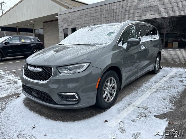 Used 2021 Chrysler Pacifica Touring