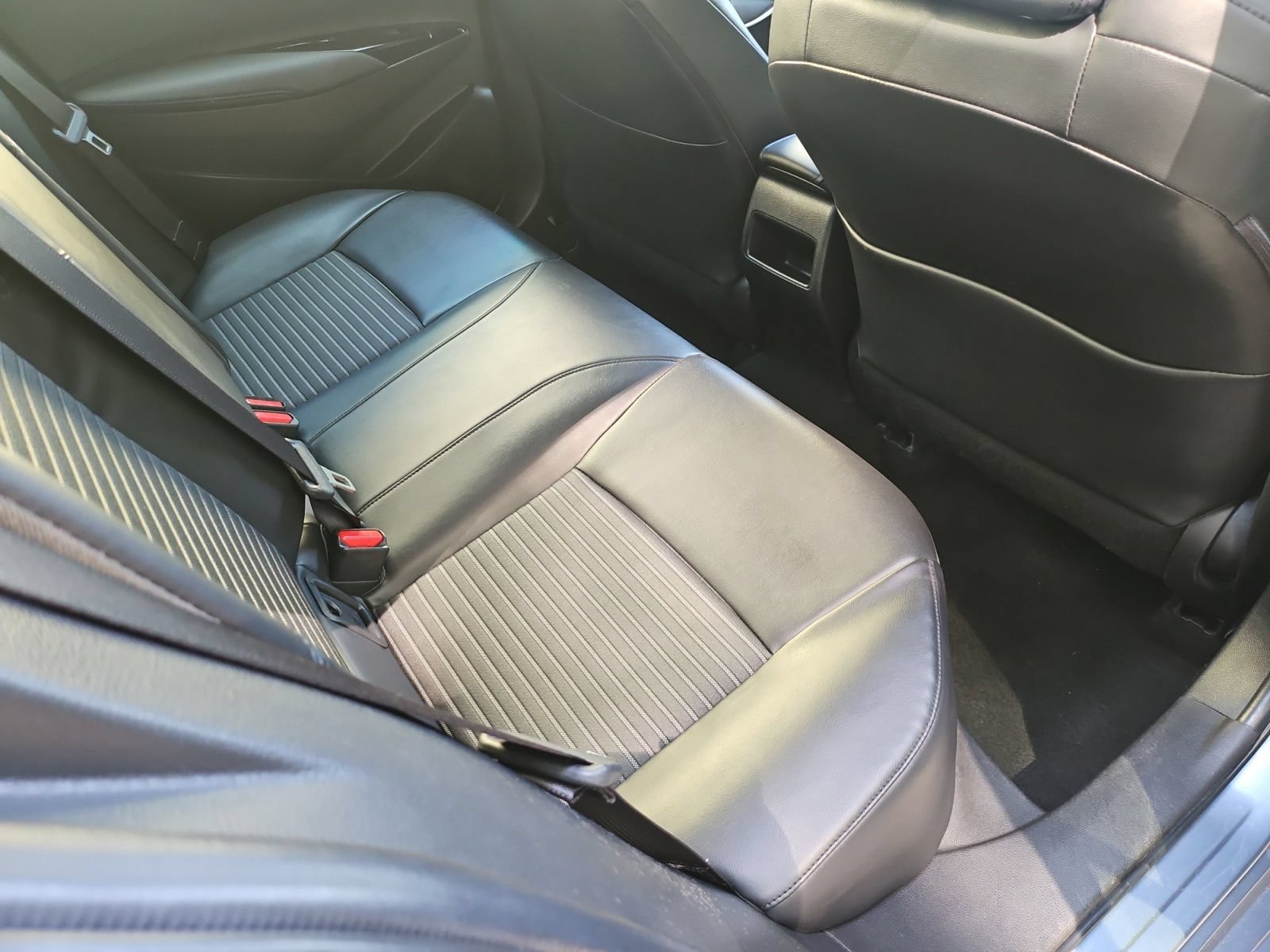 Used 2020 Toyota Corolla XSE FWD image 29