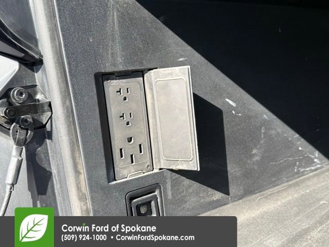 Used 2025 Tesla Cybertruck AWD Crew Cab image 19