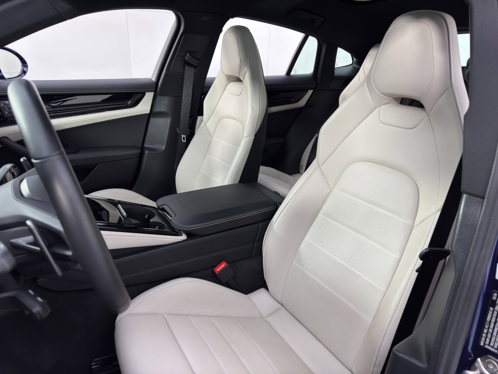 Used 2025 Porsche Panamera 4S w/ Premium Package image 40