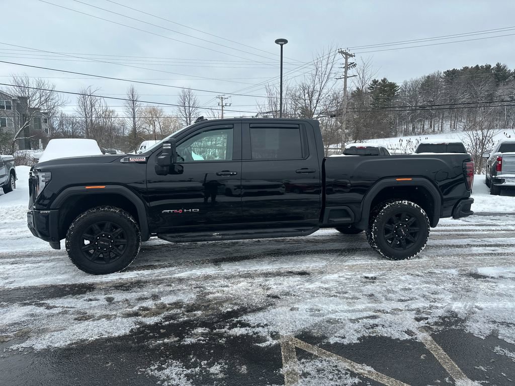 Used 2024 GMC Sierra 2500 AT4 w/ Technology Package image 2