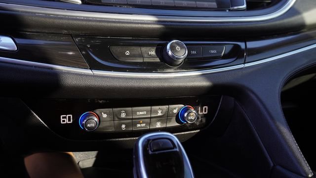 Used 2019 Buick Enclave Essence w/ LPO, Sport Appearance Package image 27