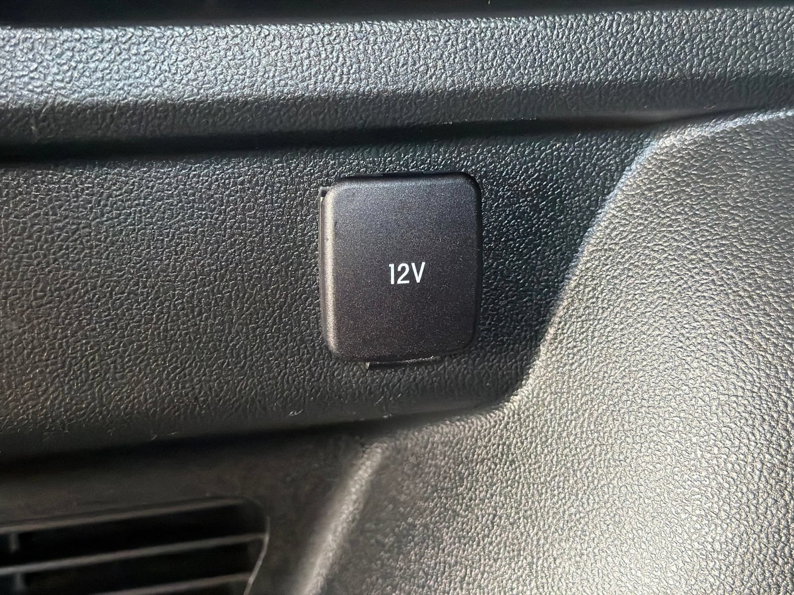 Used 2020 Ford Escape SE Sport FWD image 12