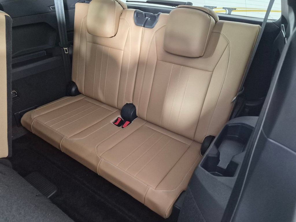 Used 2023 Volkswagen Tiguan SE FWD image 28