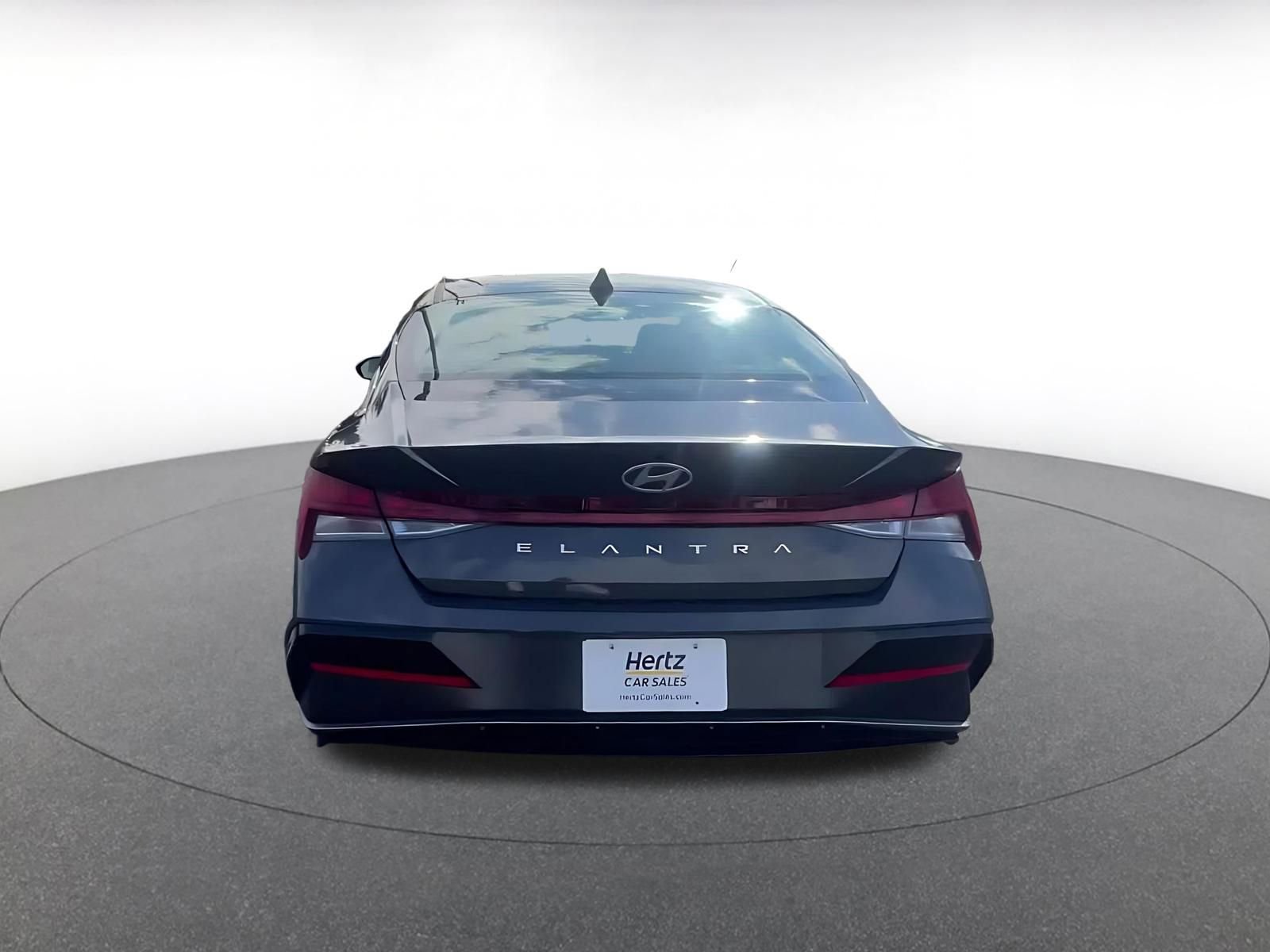 Used 2025 Hyundai Elantra SEL image 12