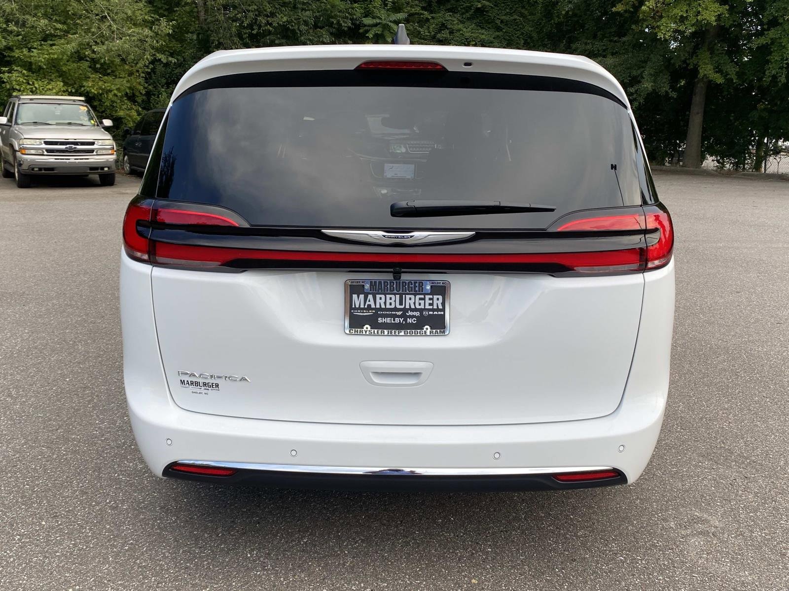 New 2026 Chrysler Pacifica Select image 6