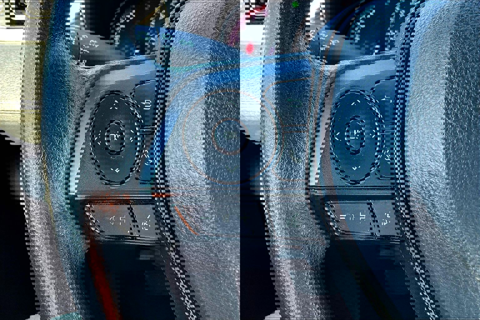 Used 2024 Toyota RAV4 LE image 17