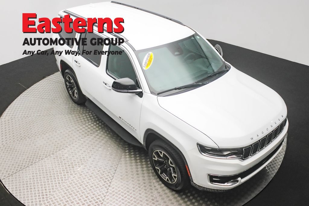 Used 2023 Jeep Wagoneer Series III w/ Preferred Equipment Group RWD image 3