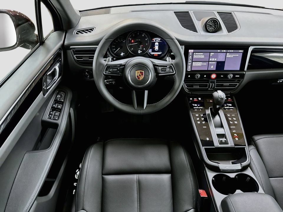 New 2026 Porsche Macan AWD/4WD image 25