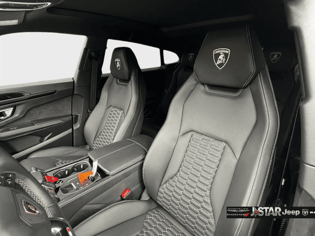 Used 2022 Lamborghini Urus AWD/4WD image 9
