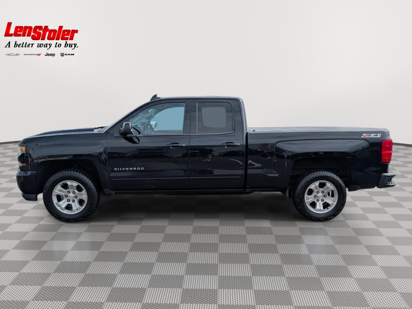 Used 2017 Chevrolet Silverado 1500 LT AWD/4WD image 2