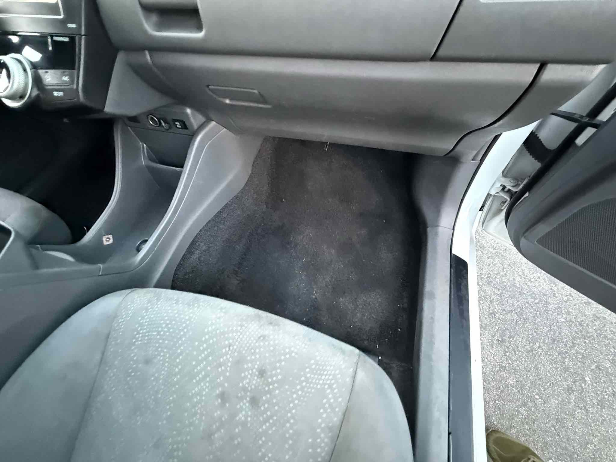 Used 2014 Toyota Prius V Two FWD image 27
