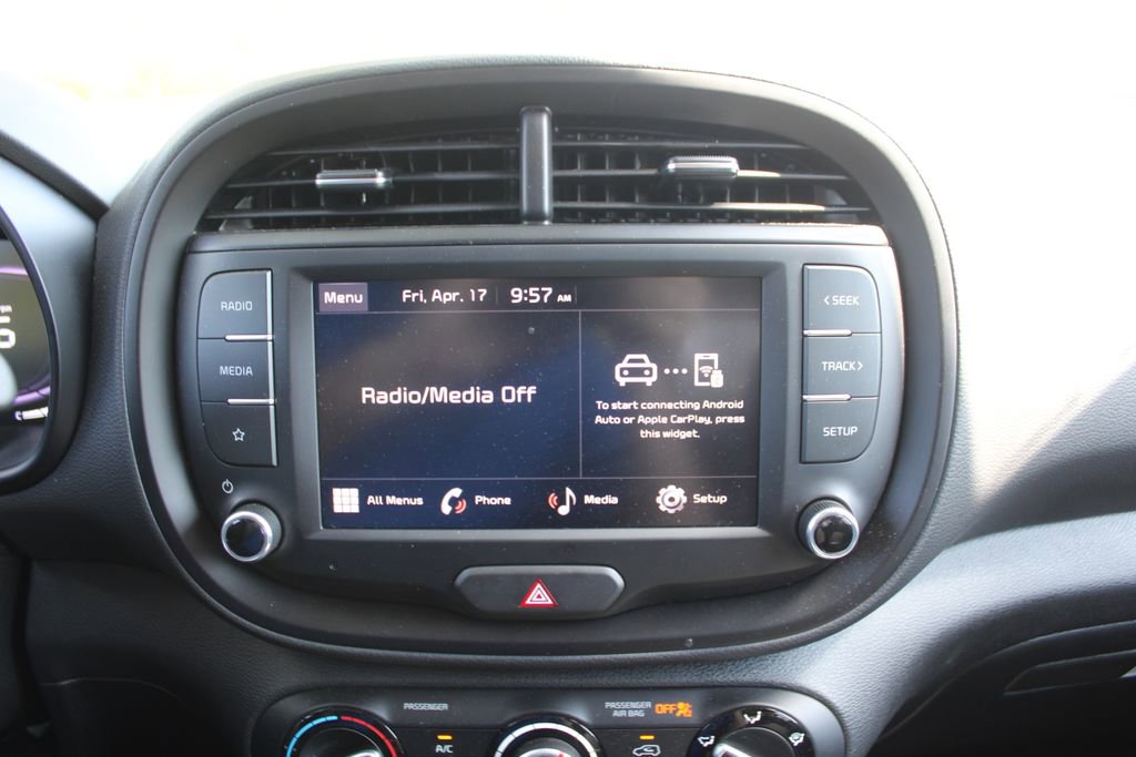 Certified 2025 Kia Soul LX w/ LX Technology Package image 35