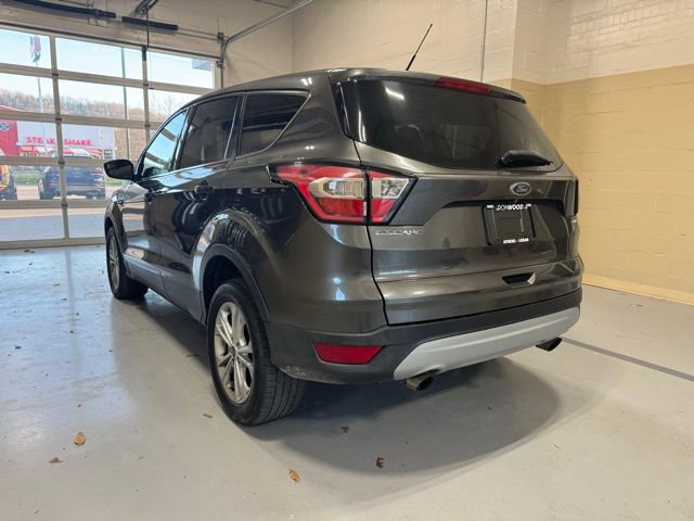 Used 2017 Ford Escape SE image 9