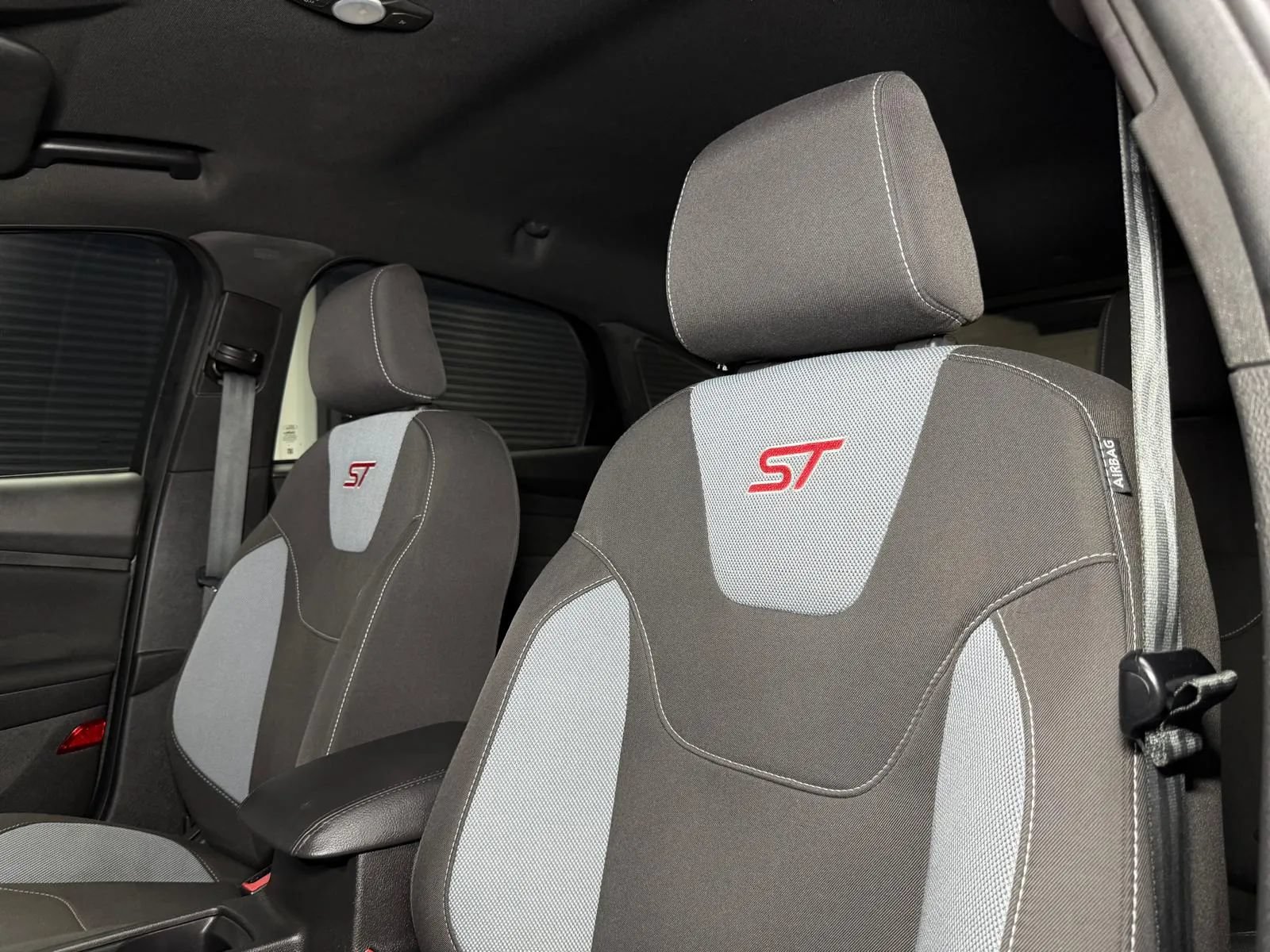 Used 2018 Ford Focus ST FWD image 27