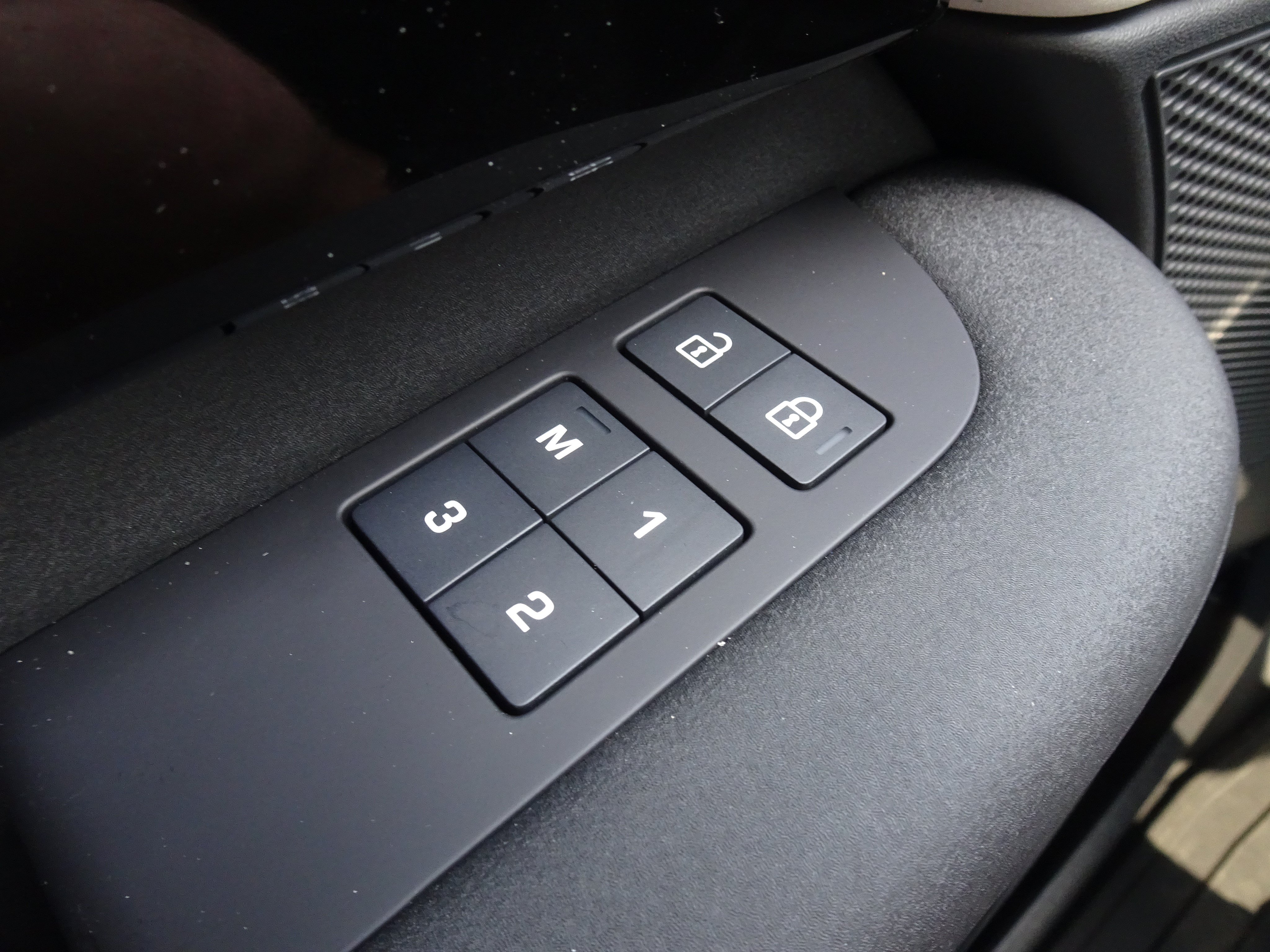 New 2026 Land Rover Discovery S AWD/4WD image 28