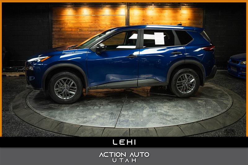 Used 2023 Nissan Rogue S image 1