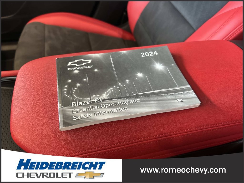 Used 2024 Chevrolet Blazer EV RS AWD/4WD image 32