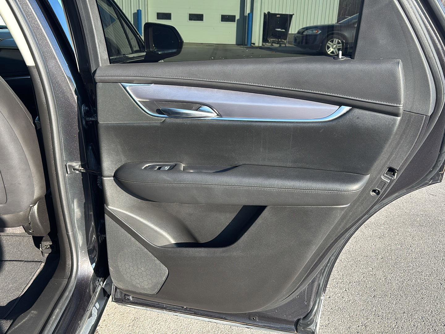 Used 2017 Cadillac XT5 Luxury w/ LPO, Wheel Lock Package image 20