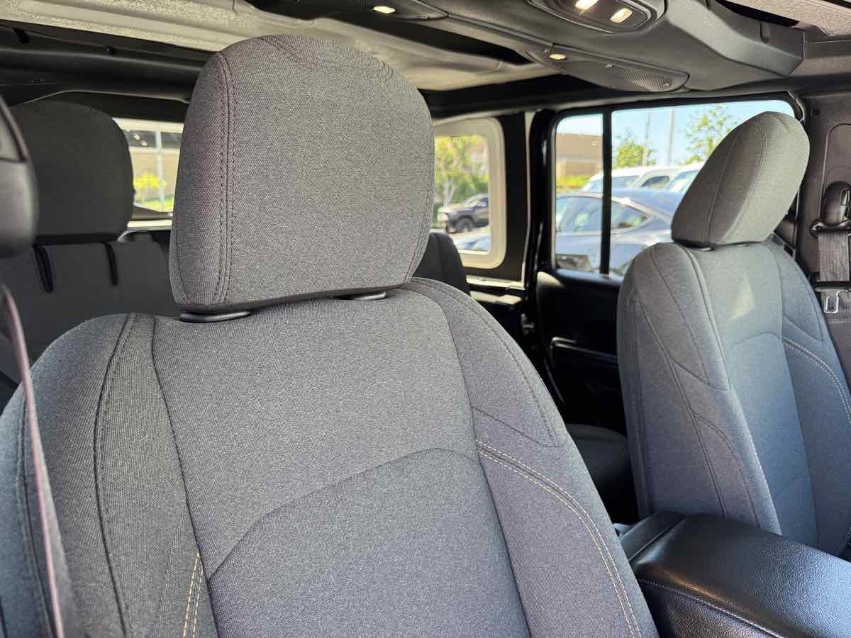 Used 2024 Jeep Wrangler Unlimited w/ Convenience Group AWD/4WD image 15