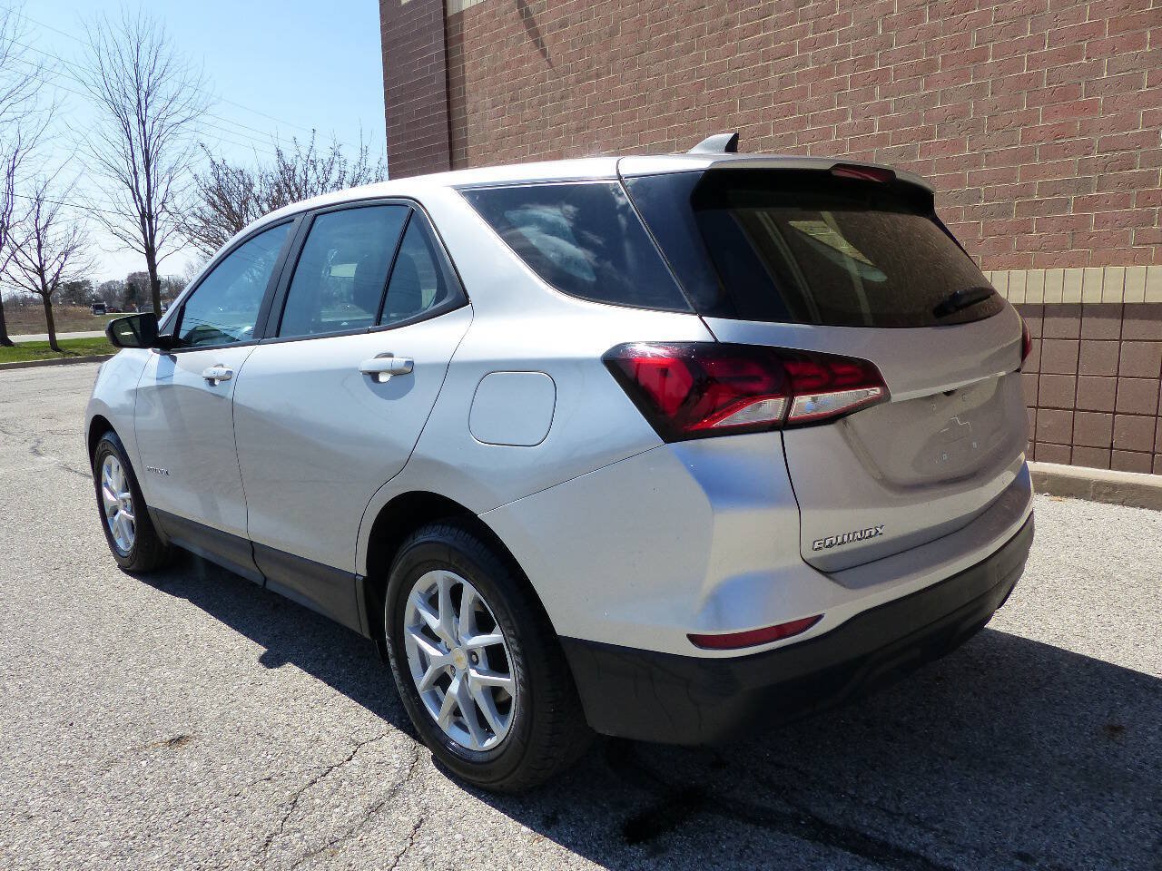 Used 2022 Chevrolet Equinox LS FWD image 7