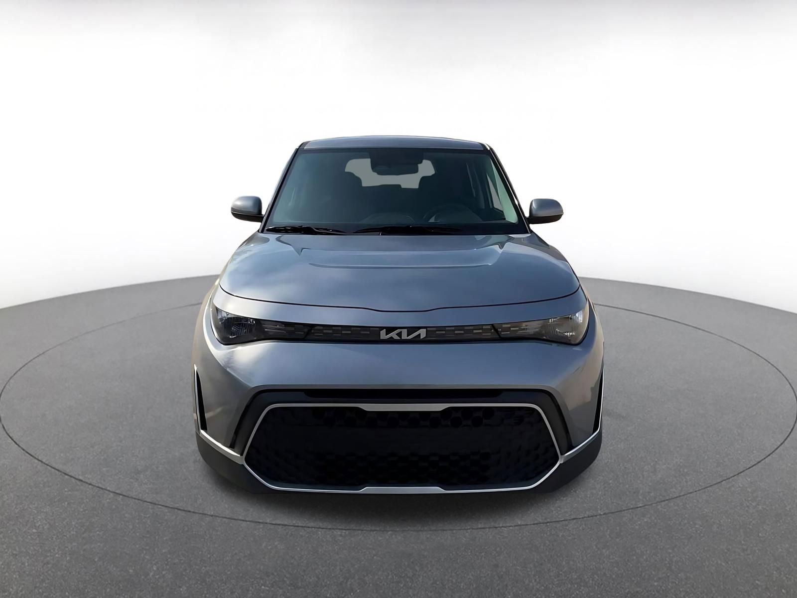 Used 2025 Kia Soul LX w/ LX Technology Package image 4