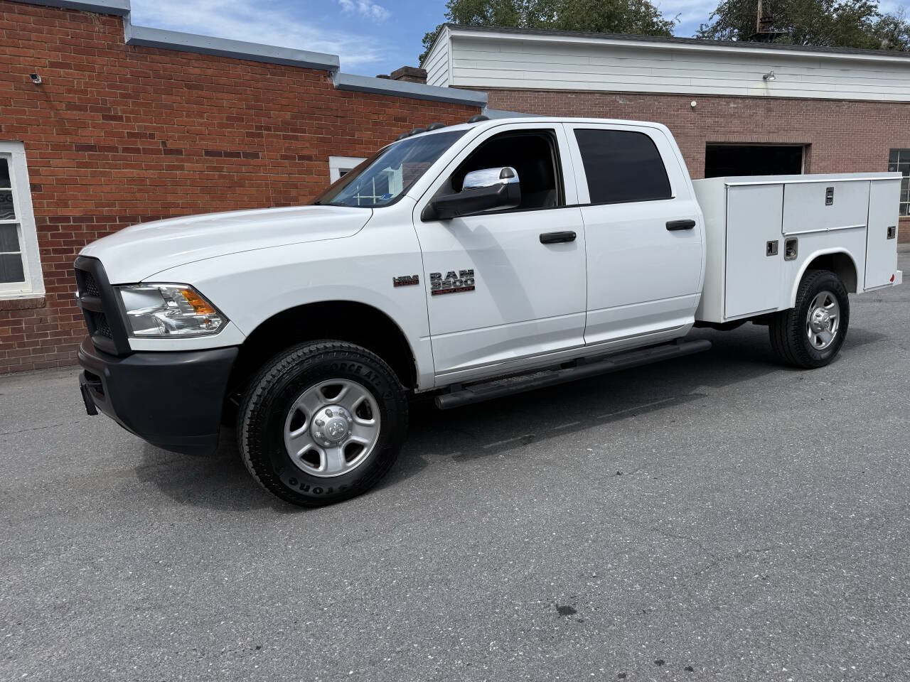 Used 2018 RAM 3500 Tradesman w/ Snow Chief Group AWD/4WD image 3