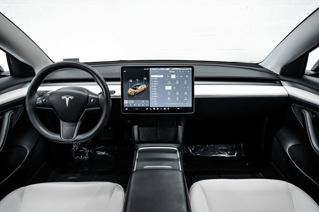 Used 2023 Tesla Model 3 Standard Range image 19