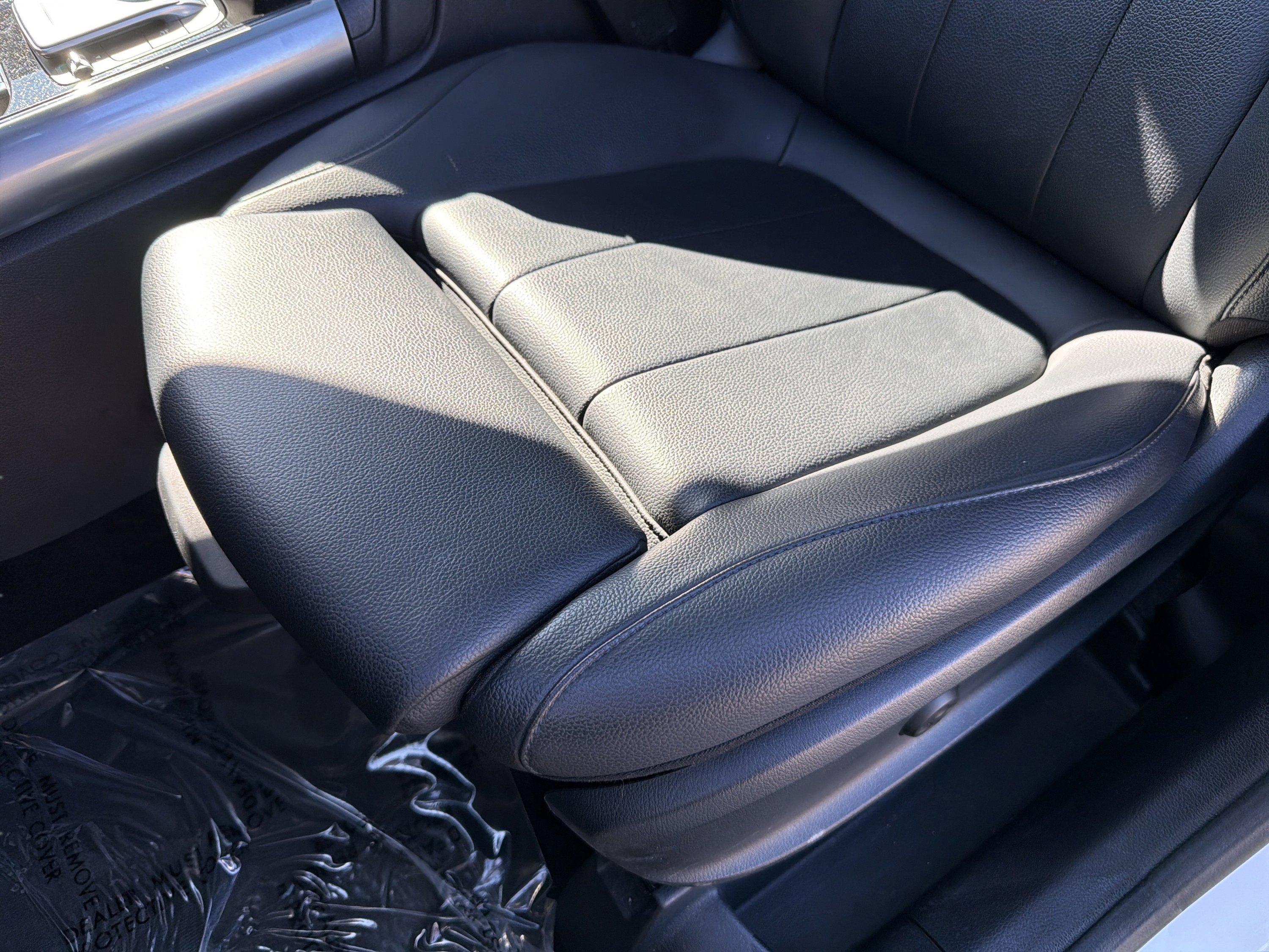 Used 2021 Mercedes-Benz GLA 250 4MATIC w/ Premium Package image 11